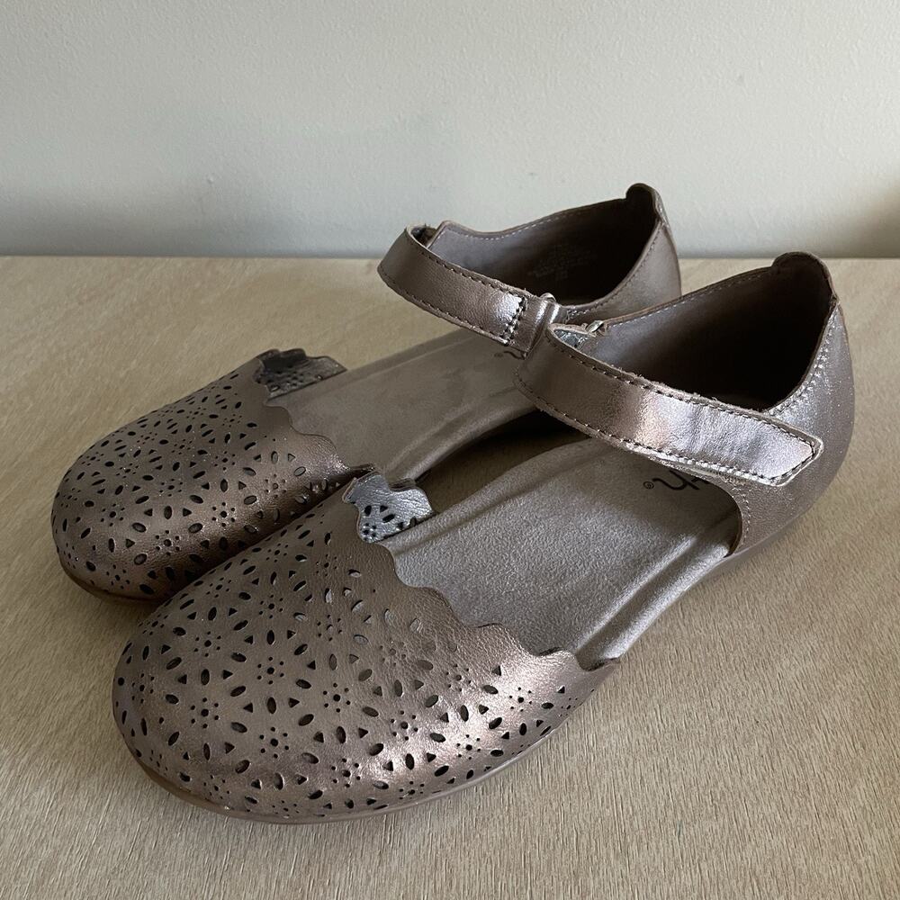 Earth Brynn Perforated Mary Jane Shoes
